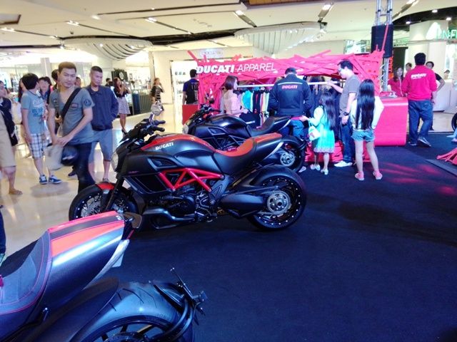 Ducati Showcase เซ็นทรัลลาดพร้าว 2557